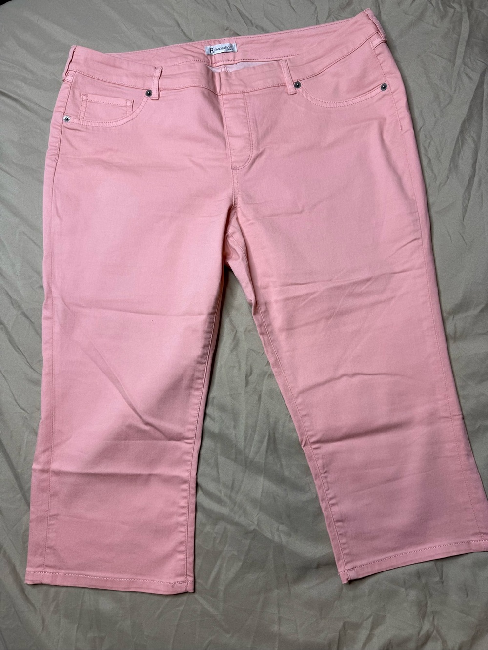 Revolution by Ricki's Women's Pink Capri Pants Size 32